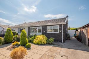 Gallery image of Charming Lytham two bedroom bungalow & garden in Lytham St Annes