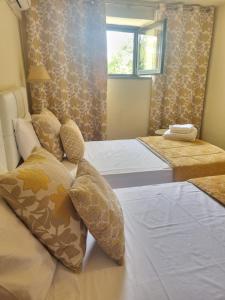 Ένα ή περισσότερα κρεβάτια σε δωμάτιο στο Casa Ermida +44 φωτογραφίες
