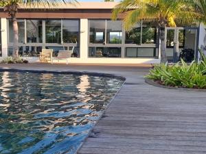 Hồ bơi trong/gần Ocean and Golf Apartment, Azuri Sea view & Sunrise