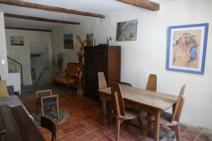 Billede fra billedgalleriet på 17th CENTURY HOUSE with terrace, near to Castle i Capendu