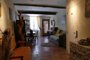 Billede fra billedgalleriet på 17th CENTURY HOUSE with terrace, near to Castle i Capendu