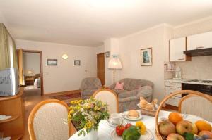 Kuchyň nebo kuchyňský kout v ubytování Appartement Eva