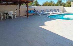 Πισίνα στο ή κοντά στο Awesome Home In Benkovac With Wifi +19 φωτογραφίες