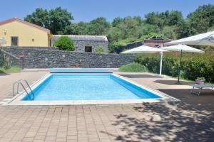 Swimmingpoolen hos eller tæt på Viola Nel Parco + 48 billeder