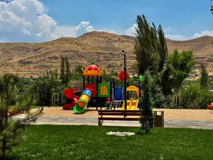 Herní místnost nebo prostor pro děti v ubytování Miraki Resort + 9 fotografií