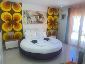 Giường trong phòng chung tại Villa CHELSEA +25 ảnh