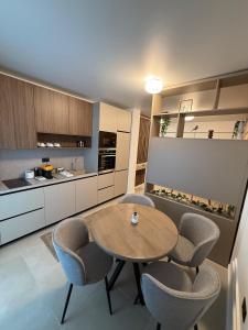 Η κουζίνα ή μικρή κουζίνα στο Zyra Blue Heart