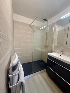 Ένα μπάνιο στο Pampa House - T2 Piscine - Clim et Parking