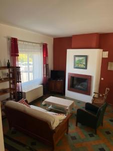 Posezení v ubytování La Boissetane, maison provençale avec piscine et jardin, au pied du Luberon