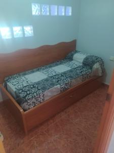 Katil atau katil-katil dalam bilik di Apartamento Canet de Berenguer con terraza exterior a 100m de la playa
