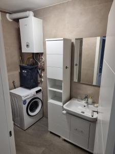 Η κουζίνα ή μικρή κουζίνα στο A&M apartment - free parking