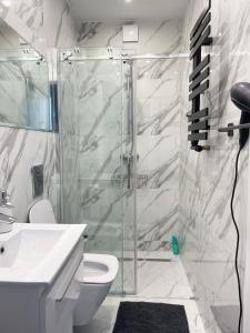 Zdjęcie z galerii obiektu POKOJE i APARTAMENTY LIMONKA do plaży 900m STOCZNIOWCÓW 13 w mieście Gdynia