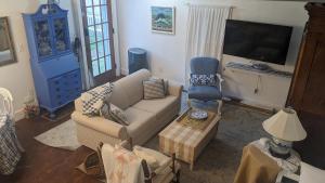 Μια τηλεόραση ή/και κέντρο ψυχαγωγίας στο Near East Side Cozy Carriage House