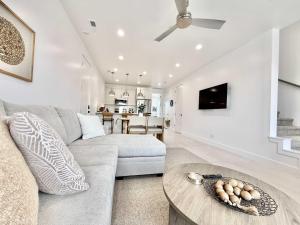 Μια τηλεόραση ή/και κέντρο ψυχαγωγίας στο Fox Hollow Luxury Family townhome near Zion and Bryce Canyon +17 φωτογραφίες