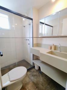 Koupelna v ubytování Riviera de São Lourenço + 6 fotografií