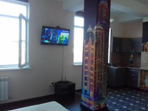  Телевизор и/или развлекательный центр в Alpiyskaya 