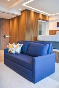 Ruang duduk di Beach Loft next to the Sheraton Leblon