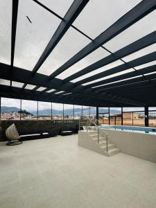 Балкон или терраса в Suite with pool condominium Torres de Almería