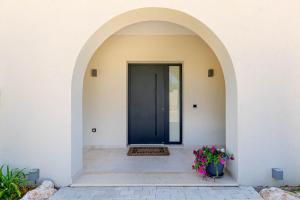 Φωτογραφία από το άλμπουμ του Luxury Villa Rika Corfu- 5 bedrooms with Pool στα Γουβιά