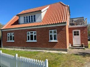 スケーエンにある6 person holiday home in Skagen-By Traumの白塀の赤レンガ造り +29枚の写真