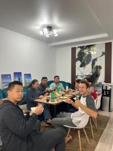 Imagen de la galería de Luxe Hotel, en Kazarman