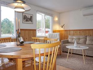 Χώρος καθιστικού στο 7 person holiday home in VIRSERUM-By Traum