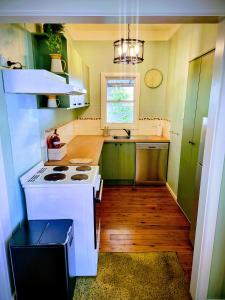 Kuchyň nebo kuchyňský kout v ubytování Temoca Cottage Echuca Central