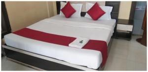 Fotografie z fotogalerie ubytování Hotel Santosh Classic Residency হোটেল সন্তোষ ক্লাসিক রেসিডেন্সি Puri - Lift, Parking, Swimming Pool & Spacious AC Rooms v destinaci Purí