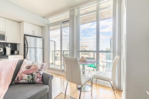 Η κουζίνα ή μικρή κουζίνα στο Bright & Colourful 1Bd Apartment