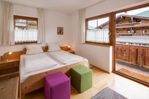 Postel nebo postele na pokoji v ubytování Haus Schönblick - wunderbare Zentrumslage