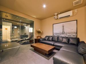 Posezení v ubytování KONJAKUSO OSAKA TSUTENKAKU MUSHIBUROYA Sauna Villa