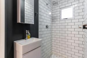 Ένα μπάνιο στο Scarborough Family Beach House +28 φωτογραφίες