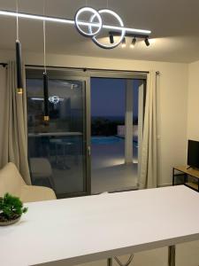 Μια τηλεόραση ή/και κέντρο ψυχαγωγίας στο Profil villas
