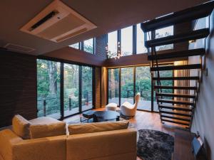 Posezení v ubytování Suite Villa Hakone Toji Retreat + 37 fotografií