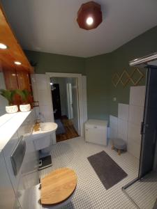 Η κουζίνα ή μικρή κουζίνα στο Wakacyjne mieszkanko