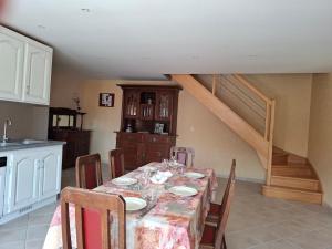 Η κουζίνα ή μικρή κουζίνα στο Relais de Péronne