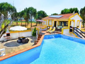 The swimming pool at or close to Quinta A Reforma