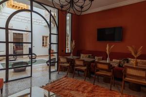 Μια τηλεόραση ή/και κέντρο ψυχαγωγίας στο Riad Le Terracotta