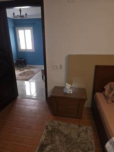 Χώρος καθιστικού στο Luxurious 3 room hotel apartment just steps away from North 90th Street offering a perfect blend of comfort and convenience Ideal for families