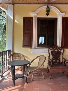 Ruang duduk di Twin House