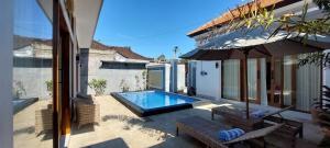 Kolam renang di atau dekat dengan Private villa, simple and comfortable, with pool