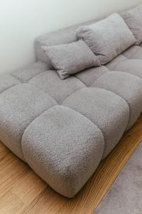 Imagen de la galería de Beautiful One Bedroom With Free Breakfast and Parking, en Belgrado