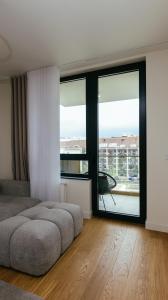 Imagen de la galería de Beautiful One Bedroom With Free Breakfast and Parking, en Belgrado
