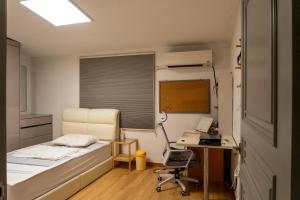 Khu vực ghế ngồi tại Record