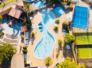 an overhead view of a swimming pool at a resort at Camping Siblu Mar Estang le paradis des anges in Canet-en-Roussillon