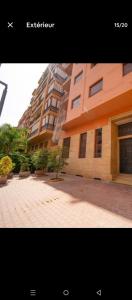 Το κτήριο όπου στεγάζεται  το διαμέρισμα