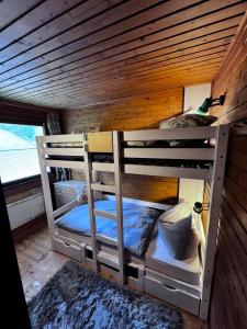 Ένα ή περισσότερα κρεβάτια σε δωμάτιο στο White Rabbit Apartment