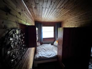 Ένα ή περισσότερα κρεβάτια σε δωμάτιο στο White Rabbit Apartment