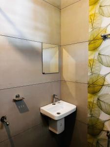 Ένα μπάνιο στο Ravi's beach villa