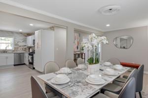 Η κουζίνα ή μικρή κουζίνα στο 76 Macon Place